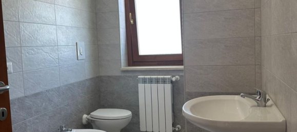 3 rooms Apartment in Monterotondo, Italy No. 289654 10
