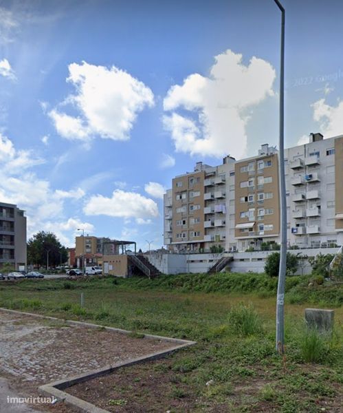 1050m² Land in Sao Joao da Madeira, Portugal No. 194510