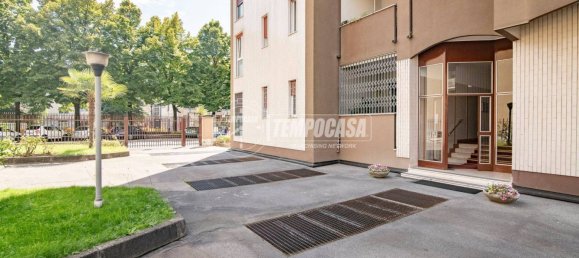 3 bedrooms Apartment in Sesto San Giovanni, Italy No. 304585 8