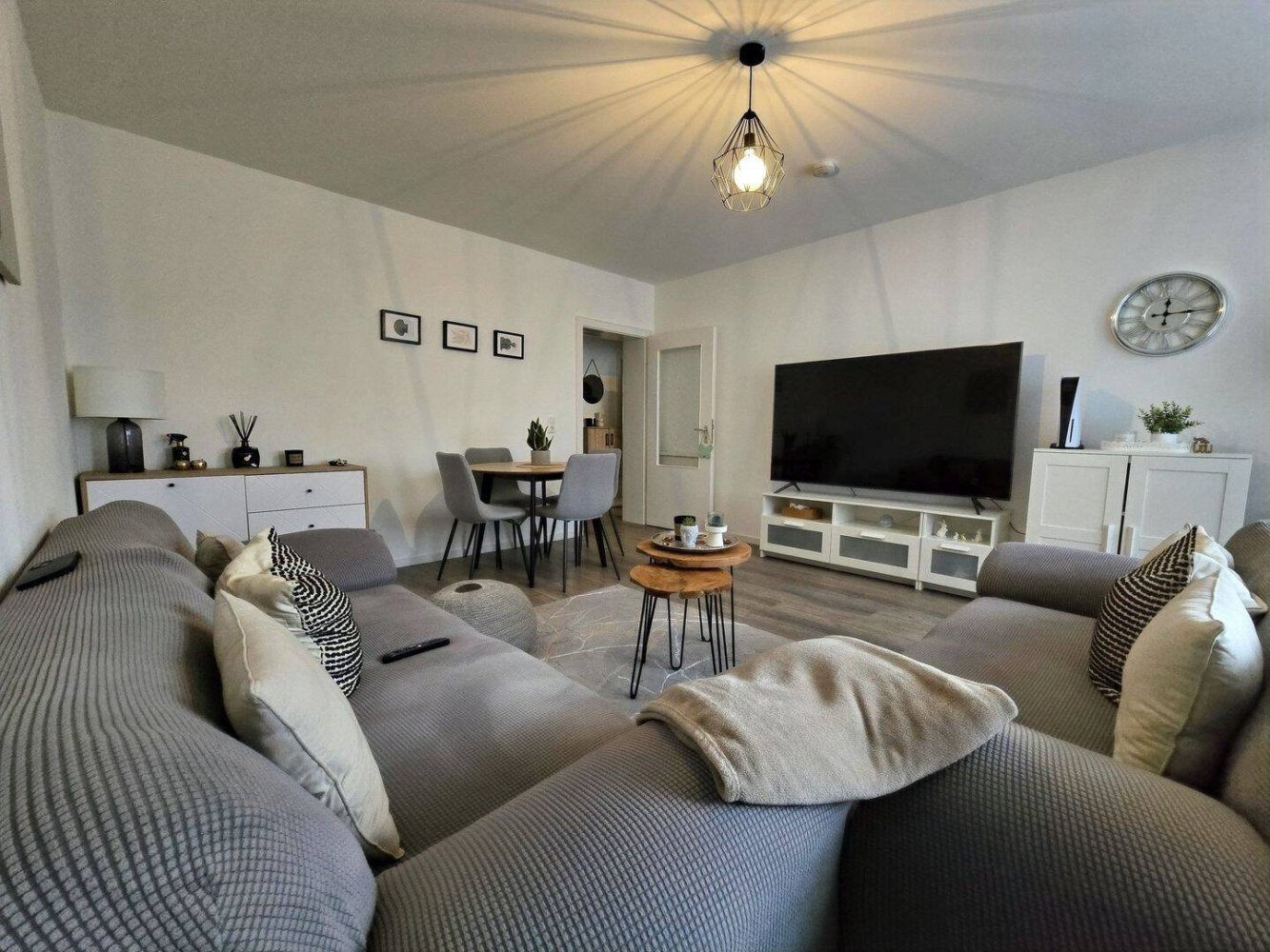 Apartamento de 2 dormitorios en Wiesbaden, Germany No. 268125