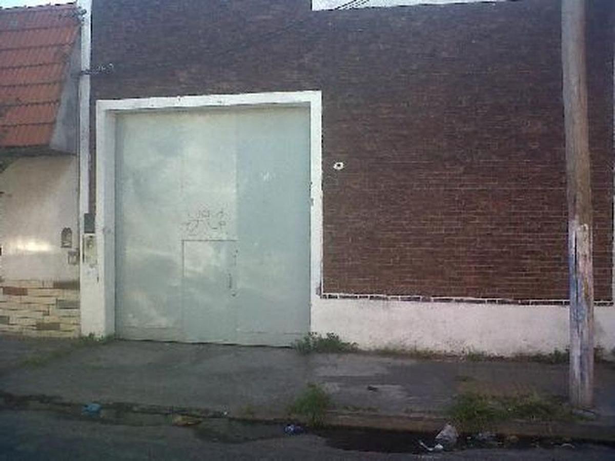 326m² Commercial property in Lanus, Argentina No. 29817