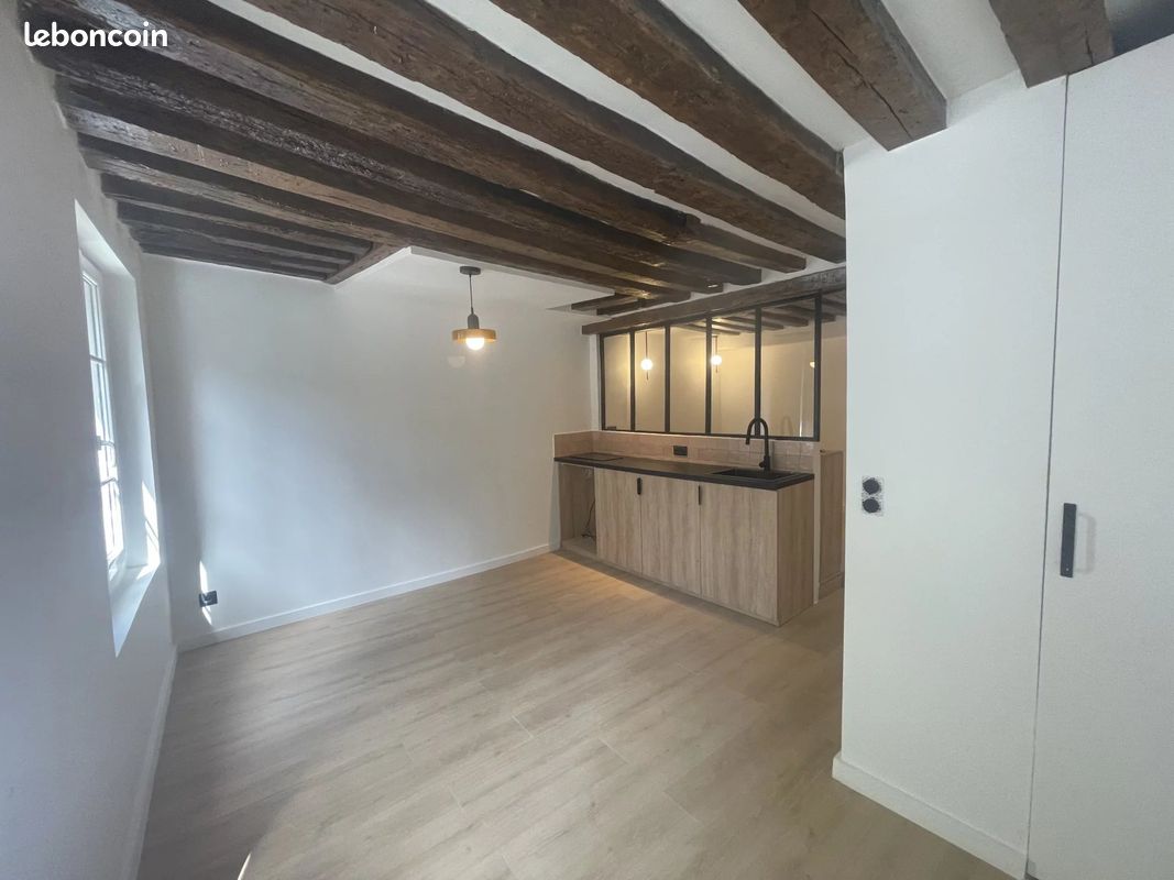 Estudio en Paris, France No. 363521