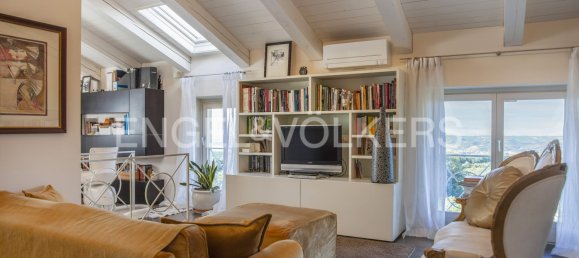 4 bedrooms Villa in La Morra, Italy No. 131664 3