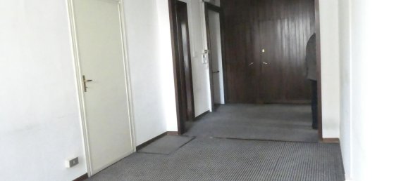 4-salle Appartement à Turin, Italy No. 107628 3