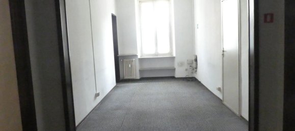 4-salle Appartement à Turin, Italy No. 107628 29