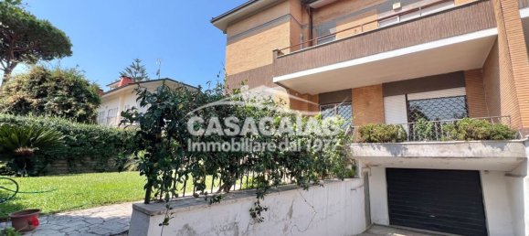 5 bedrooms Villa in Rome, Italy No. 325146 2