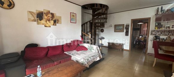 Квартира с 3 спальнями в Гроссето, Италия № 304775 3