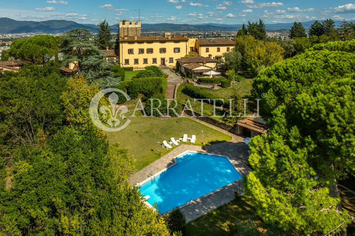 68 rooms Villa in Scandicci, Italy No. 106000