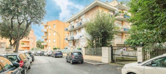 3 rooms Apartment in Rome, Italy No. 42240 2