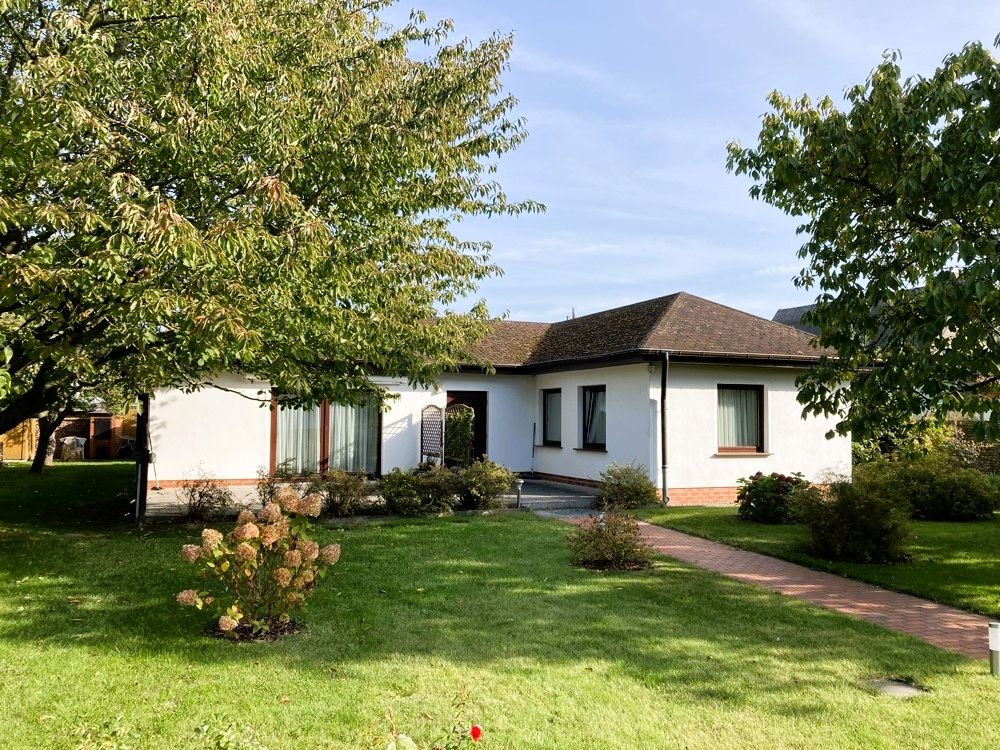 6 rooms Bungalow in Mecklenburg–Western Pomerania, Germany No. 192756