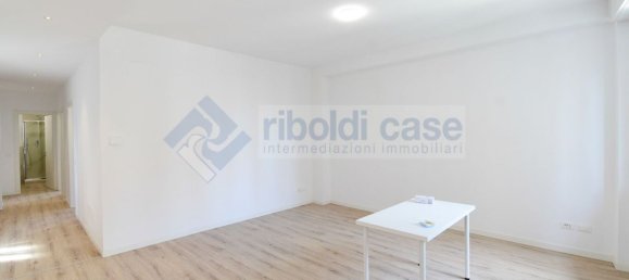 3 rooms Apartment in Seregno, Italy No. 263425 4