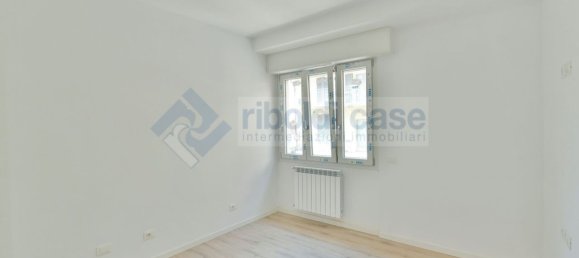 3 rooms Apartment in Seregno, Italy No. 263425 13
