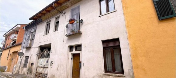 2 rooms Apartment in Chivasso, Italy No. 289948 8