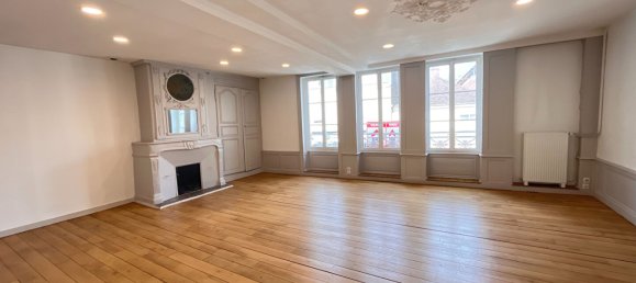 Gebäude in Nogent-le-Rotrou, France 335m², Nr. 76641 3