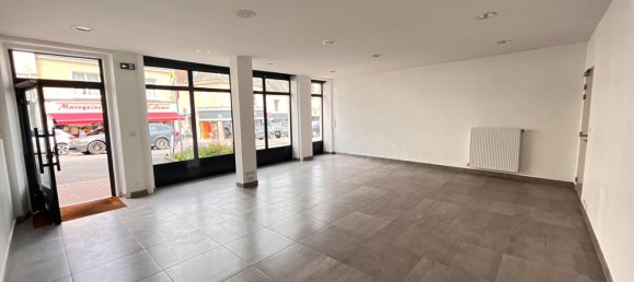 Gebäude in Nogent-le-Rotrou, France 335m², Nr. 76641 2