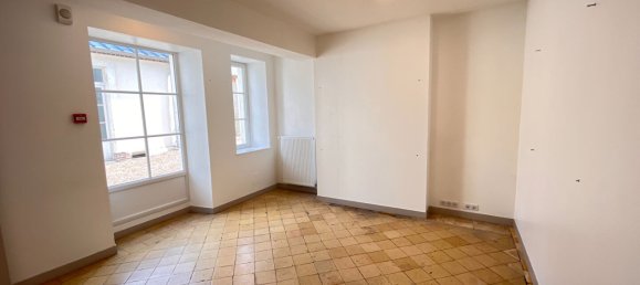 Gebäude in Nogent-le-Rotrou, France 335m², Nr. 76641 7