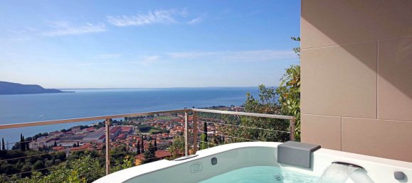 4 bedrooms Villa in Toscolano Maderno, Italy No. 113449 17