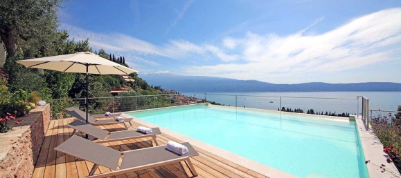 4 bedrooms Villa in Toscolano Maderno, Italy No. 113449 9