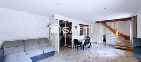 4 chambres Maison à Pontault-Combault, France No. 352649 3