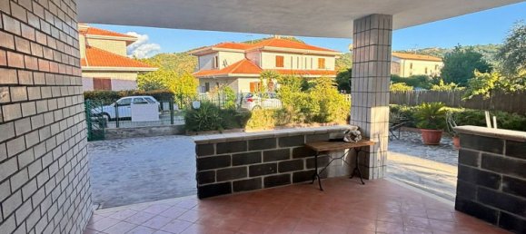 Вилла с 3 спальнями в Мендичино, Италия № 364126 8