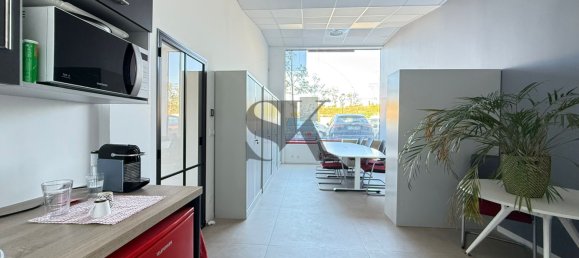 Коммерческая недвижимость 131м² в Марсель, Франция № 287802 5