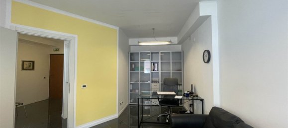 Büro in La Spezia, Italy 44m², Nr. 339772 7