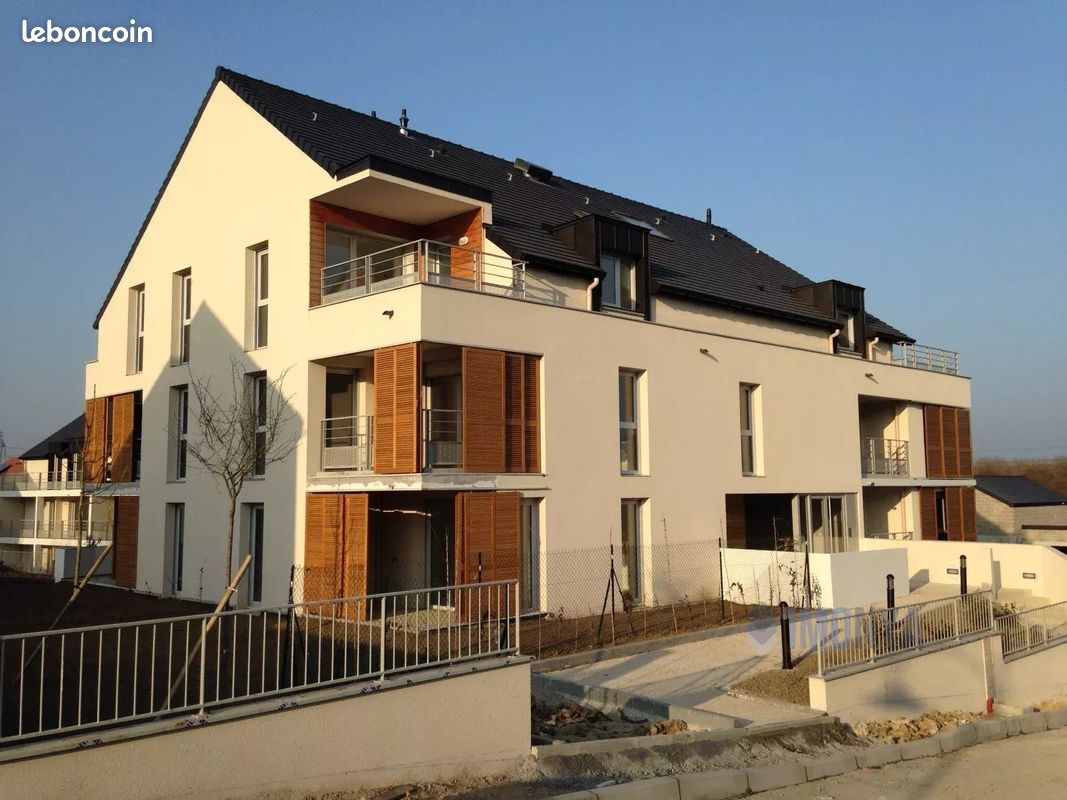 2 rooms Apartment in Saint-Germain-les-Arpajon, France No. 316852