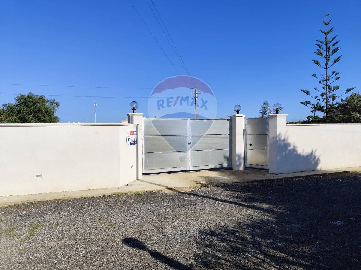 926m² Land in Syracuse, Italy No. 244276