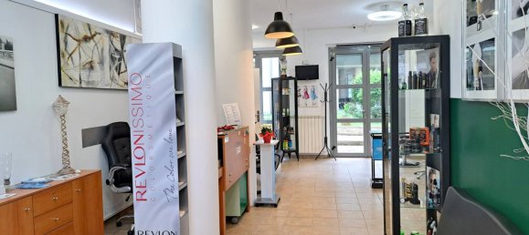 55m² Commercial property in Turin, Italy No. 55515 11