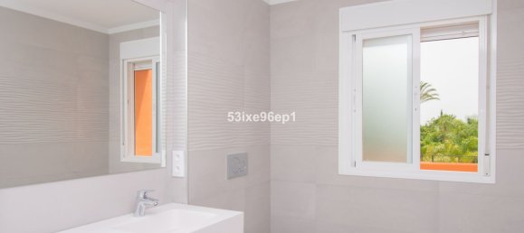 3 bedrooms Townhouse in Estepona, Spain No. 23744 17