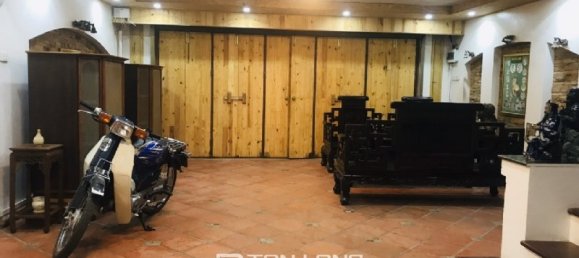 Villa de 4 dormitorios en Tay Ho, Vietnam No. 973 11