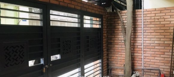 Villa de 4 dormitorios en Tay Ho, Vietnam No. 973 8