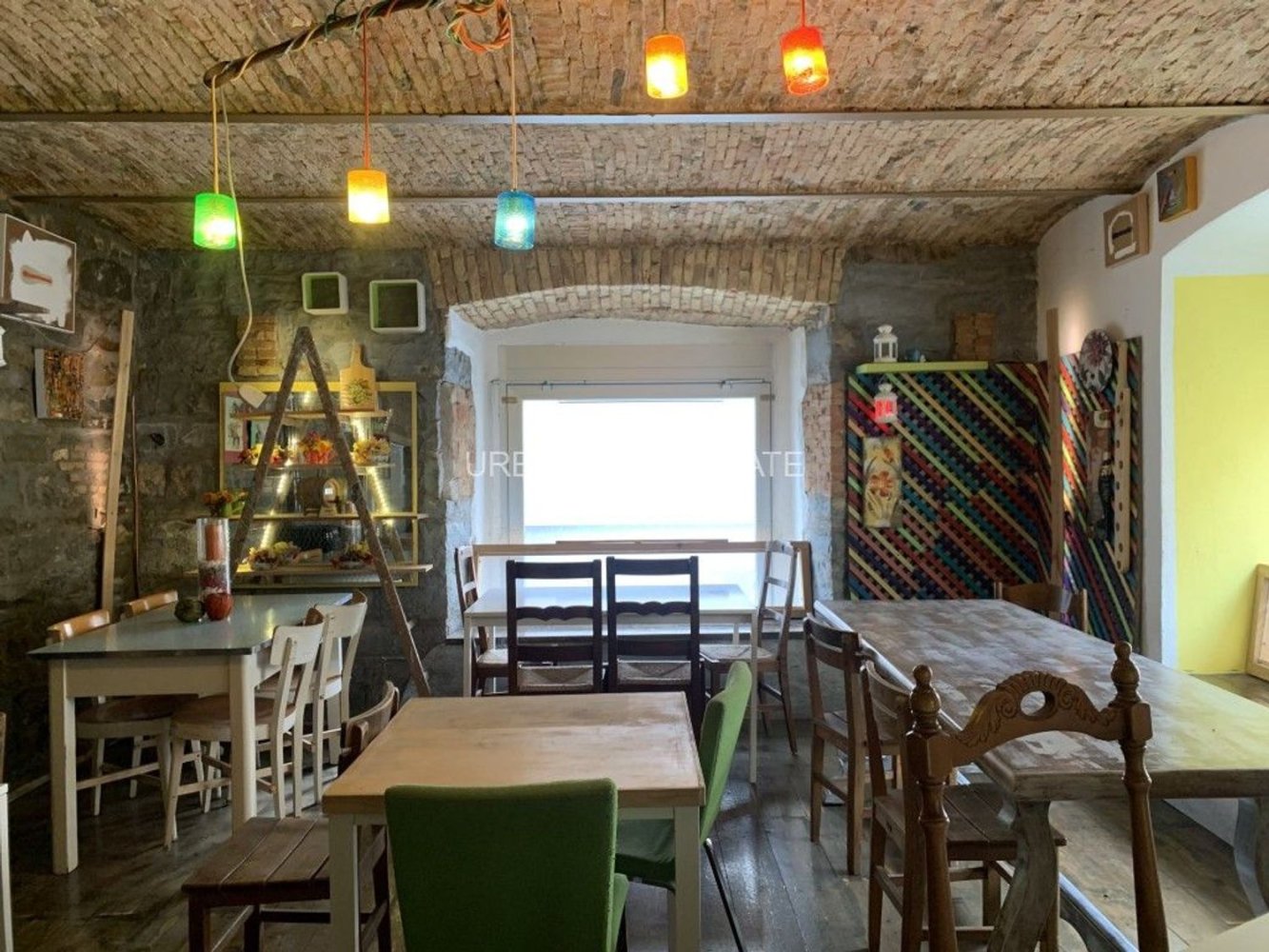 Gewerbliche Immobilie in Trieste, Italy 180m², Nr. 323500