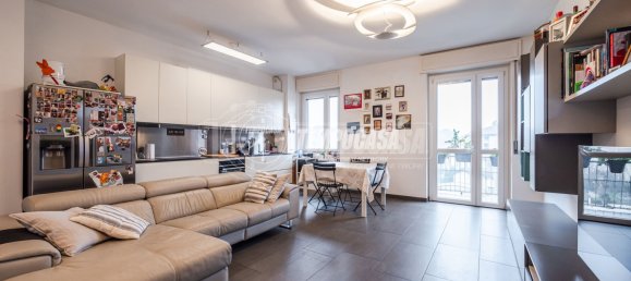 2 bedrooms Apartment in Milan, Italy No. 248355 12