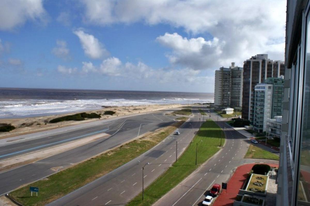 2 bedrooms Apartment in Maldonado, Uruguay No. 5712