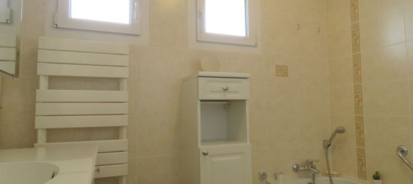 Apartamento de 3 dormitorios en Luisant, France No. 92253 7