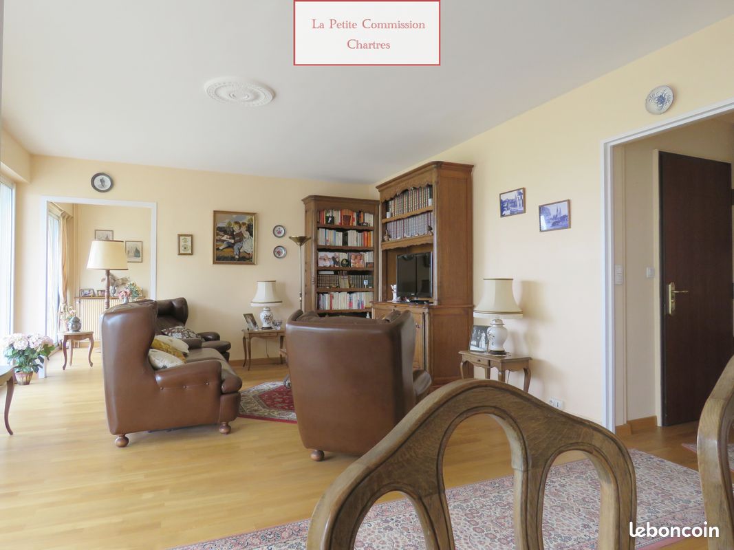 Apartamento de 3 dormitorios en Luisant, France No. 92253