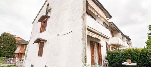 4 rooms House in Voghera, Italy No. 140781 3