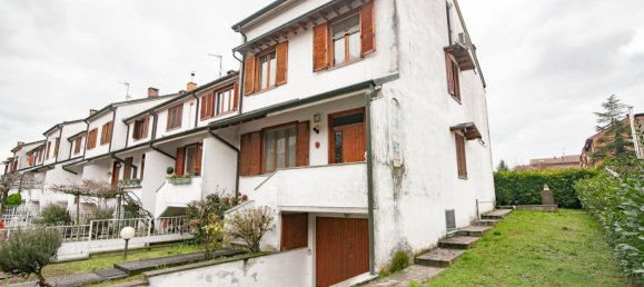 4 rooms House in Voghera, Italy No. 140781 2