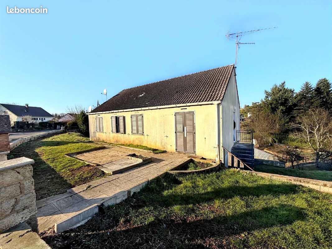 3 bedrooms House in Saint-Vit, France No. 199309