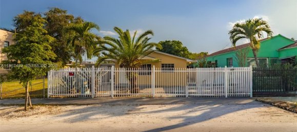3 Schlafzimmer Villa in Miami, USA, Nr. 615170 27