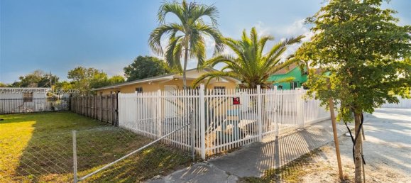 3 Schlafzimmer Villa in Miami, USA, Nr. 615170 26