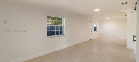3 Schlafzimmer Villa in Miami, USA, Nr. 615170 24