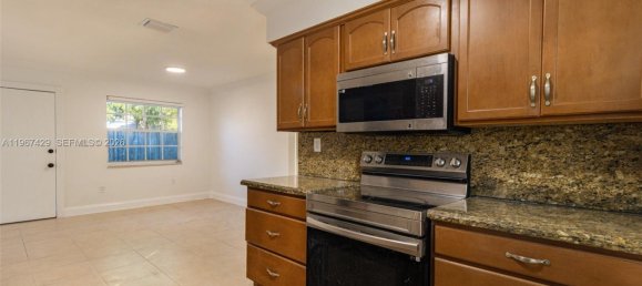 3 Schlafzimmer Villa in Miami, USA, Nr. 615170 19