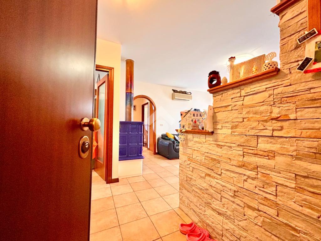 Apartamento de 2 dormitorios en Udine, Italy No. 52340