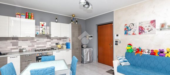 3 rooms Apartment in Beinasco, Italy No. 146286 2
