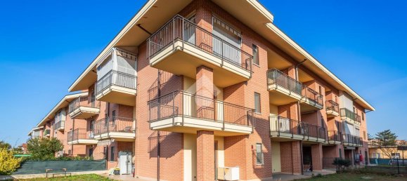 3 rooms Apartment in Beinasco, Italy No. 146286 17