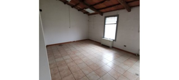 3 rooms Commercial property in San Giovanni Valdarno, Italy No. 59386 2
