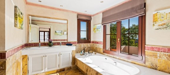 5 Schlafzimmer Villa in Malaga, Spain, Nr. 130872 8