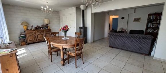 3 bedrooms House in Auxerre, France No. 315781 4